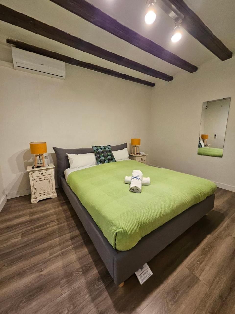 Family Flat Near Ramblas Bcn 5 Rooms Barcellona Esterno foto